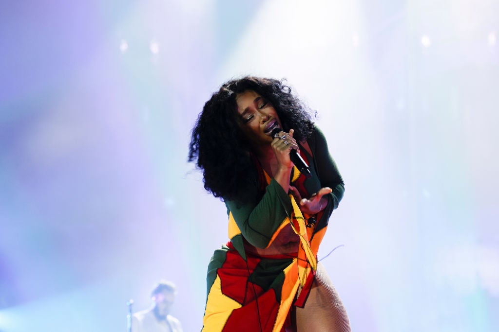 SZA Previews New Song 'PSA' In A Seductive Video